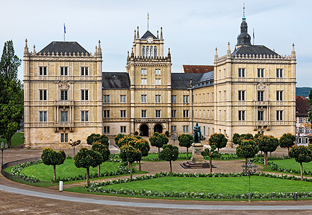 Picture: Palace Square with Ehrenburg Palace